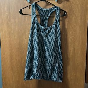 EUC Lululemon Swiftly Tank Top - Gray Pattern. Size 10.